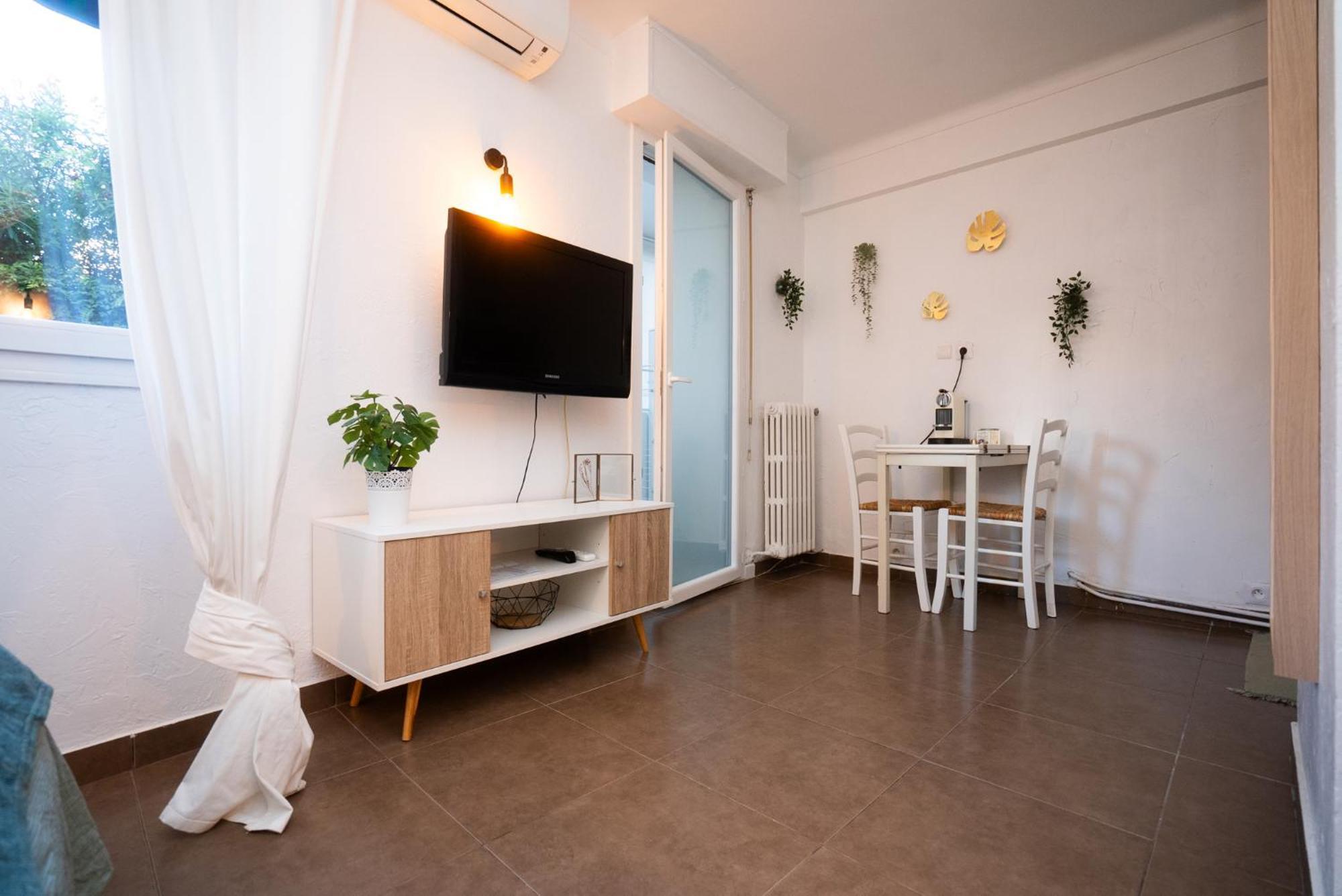 Location Studio Avec Loggia Apartment Antibes Exterior foto